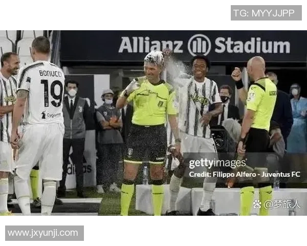 国王杯曼联大胜国米五球狂潮神扑引发争议判罚全场沸腾